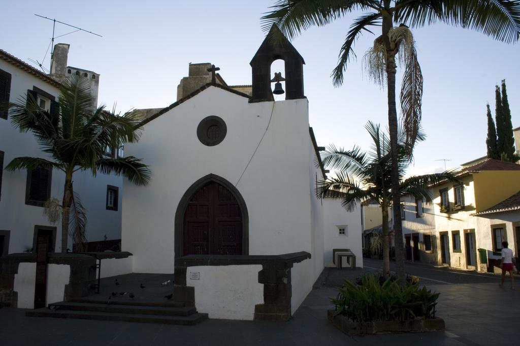 Residencial Funchal Hotel Bagian luar foto